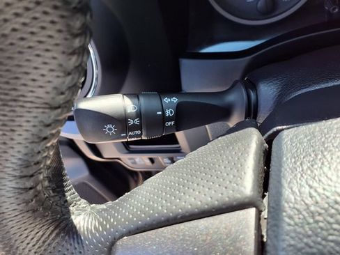 Used 2017 Toyota Tacoma TRD Off-Road AWD/4WD image 10