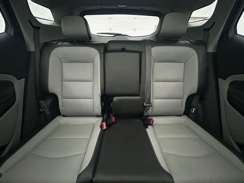 Used 2022 GMC Terrain SLT image 38