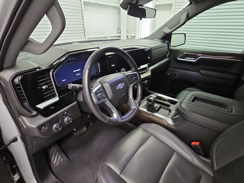 Used 2022 Chevrolet Silverado 1500 RST w/ Convenience Package II RWD image 12