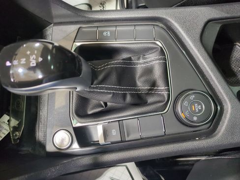 Used 2024 Volkswagen Tiguan SE w/ Panoramic Sunroof Package AWD/4WD image 21