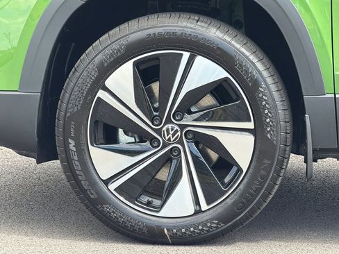 New 2026 Volkswagen Taos SE AWD/4WD image 24