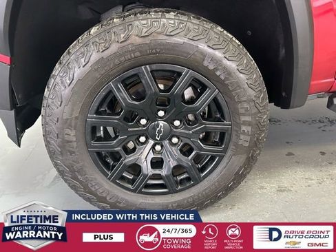 Used 2024 Chevrolet Colorado Trail Boss image 11