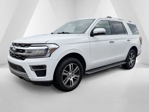 Used 2023 Ford Expedition Limited image 3