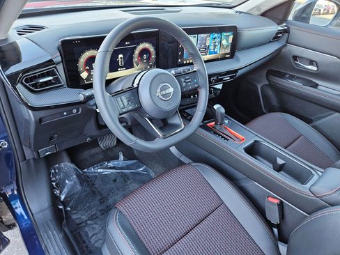 New 2026 Nissan Kicks SR FWD image 2