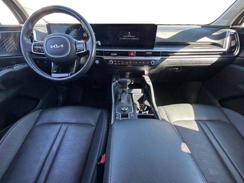 Used 2024 Kia Sorento S FWD image 2