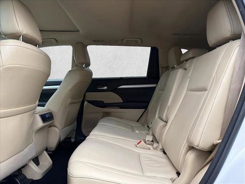 Used 2017 Toyota Highlander XLE image 20