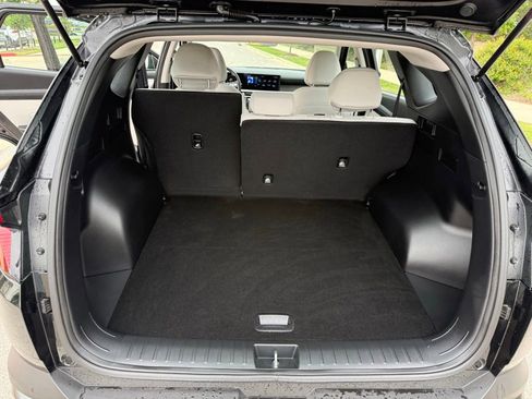 Certified 2025 Hyundai Tucson SE FWD image 25