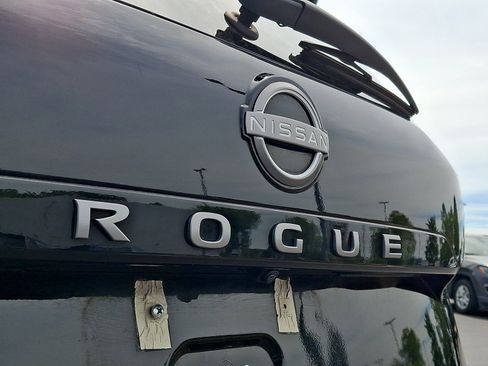 Used 2024 Nissan Rogue SV AWD/4WD image 29