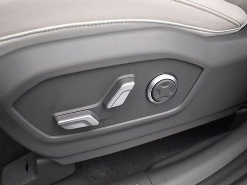 Used 2025 Hyundai Santa Fe Limited image 18