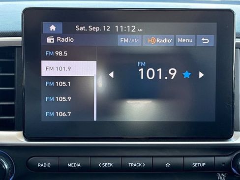 Used 2025 Hyundai Venue SEL FWD image 17