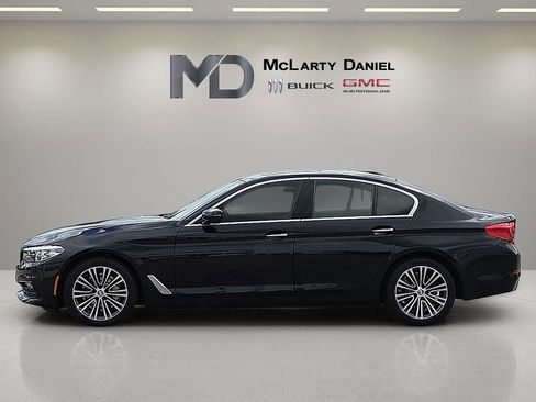 Used 2018 BMW 530i xDrive w/ Premium Package AWD/4WD image 3
