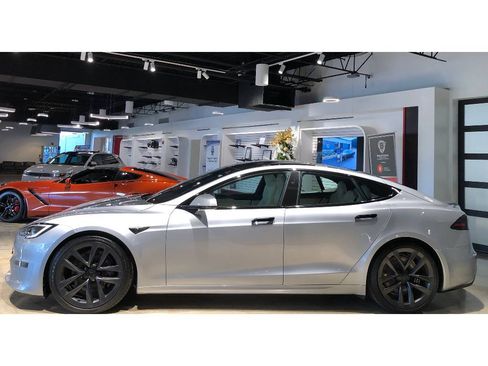 Used 2024 Tesla Model S image 9