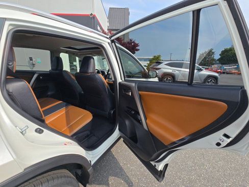 Used 2016 Toyota RAV4 Limited image 13