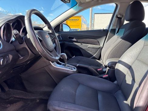 Used 2016 Chevrolet Cruze LT w/ Sun And Sound Package image 10