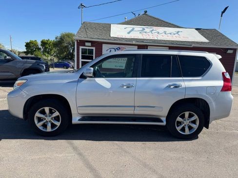 Used 2013 Lexus GX 460 Premium AWD/4WD image 2