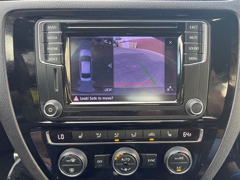 Used 2016 Volkswagen Jetta GLI SE FWD image 13