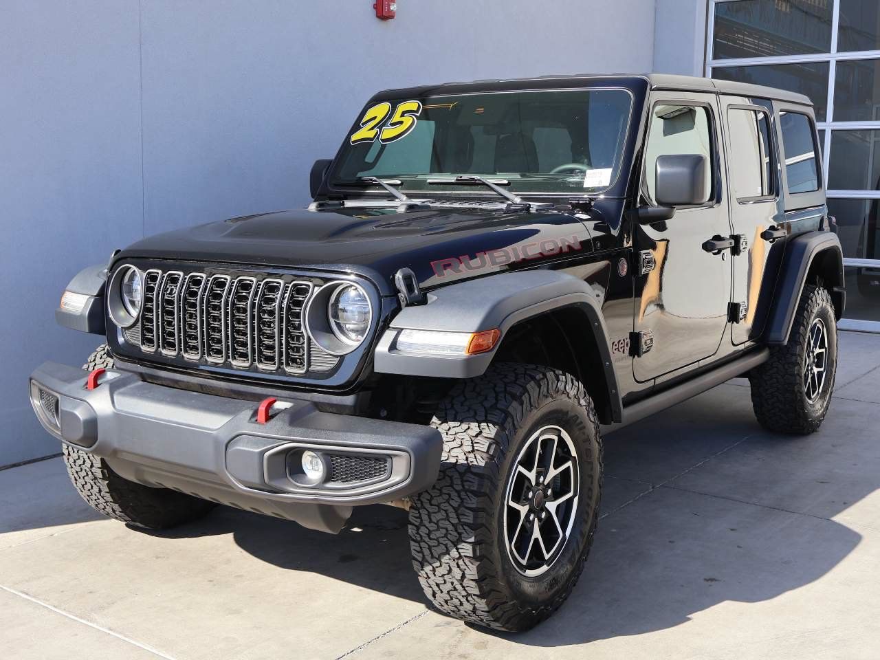 Used 2025 Jeep Wrangler Unlimited Rubicon AWD/4WD image 1