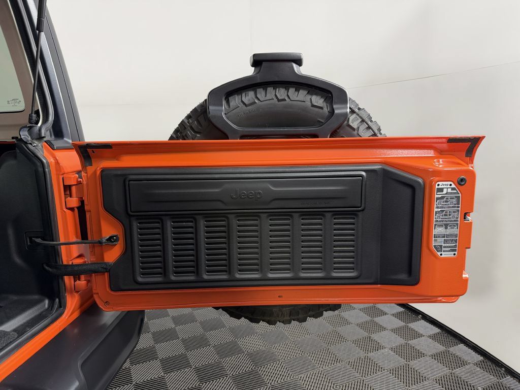 Used 2023 Jeep Wrangler Unlimited w/ 8.4" Radio Group AWD/4WD image 17