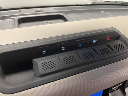 Used 2022 Ford Bronco Wildtrak image 9