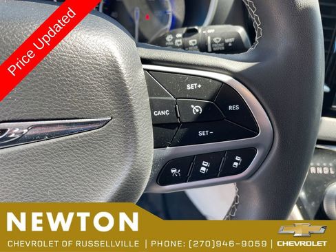 Used 2022 Chrysler Pacifica Touring-L FWD image 14