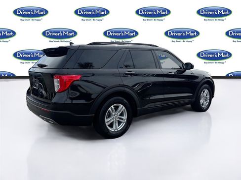 Used 2024 Ford Explorer XLT w/ Equipment Group 202A RWD image 7