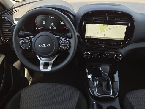 Used 2025 Kia Soul S FWD image 22
