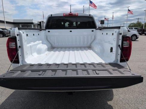 New 2026 GMC Canyon AT4 AWD/4WD image 8