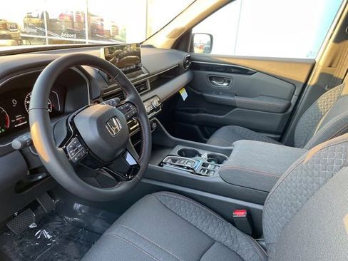 New 2025 Honda Pilot Sport image 6