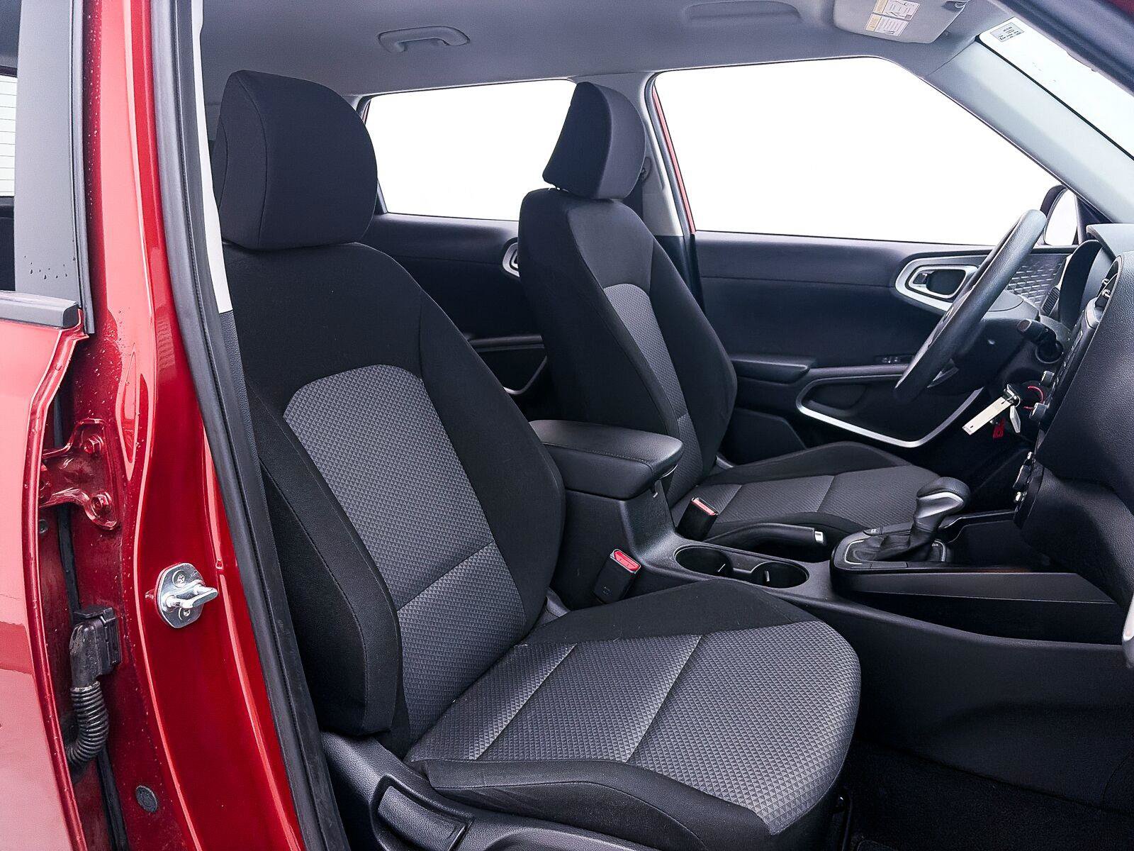 Used 2021 Kia Soul LX FWD image 30