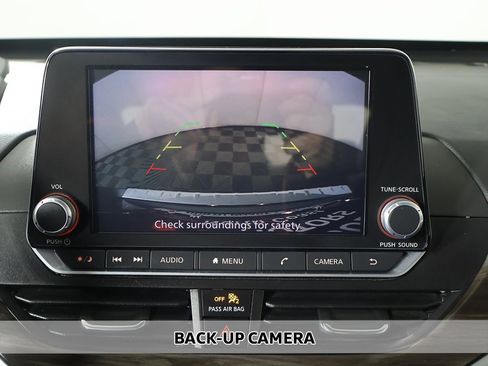 Used 2023 Nissan Altima 2.5 SV image 4