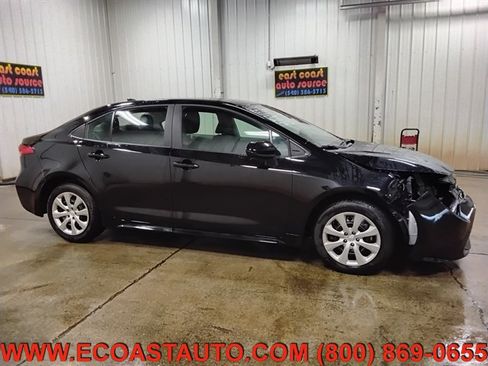 Used 2026 Toyota Corolla LE FWD image 2