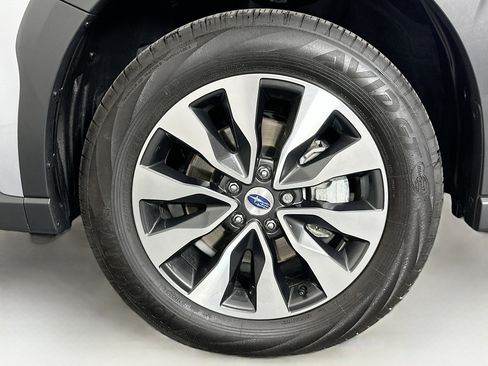 Used 2025 Subaru Outback Limited AWD/4WD image 11