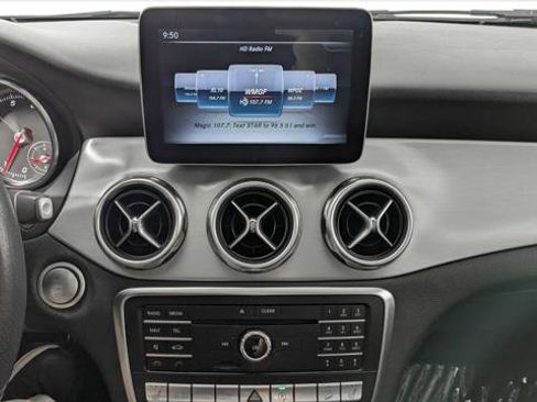 Used 2018 Mercedes-Benz GLA 250 4MATIC image 29