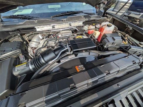 Used 2020 Chevrolet Silverado 2500 LTZ w/ LTZ Plus Package image 15