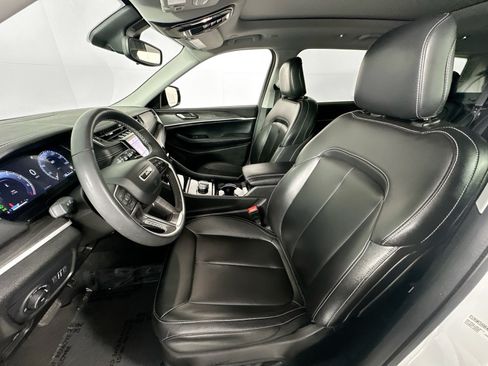 Used 2023 Jeep Grand Cherokee L Limited RWD image 21