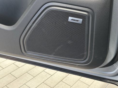 Certified 2025 Porsche Macan image 26