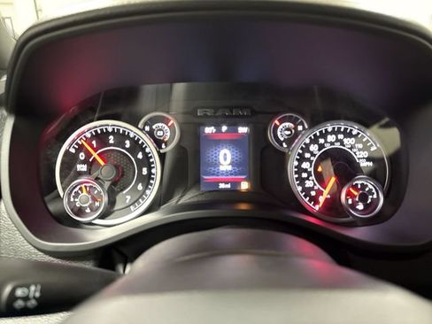 New 2026 RAM 1500 Express AWD/4WD image 12