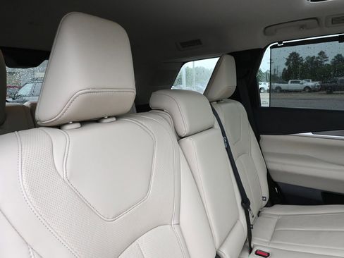 Used 2025 INFINITI QX60 Luxe w/ Vision Package FWD image 39