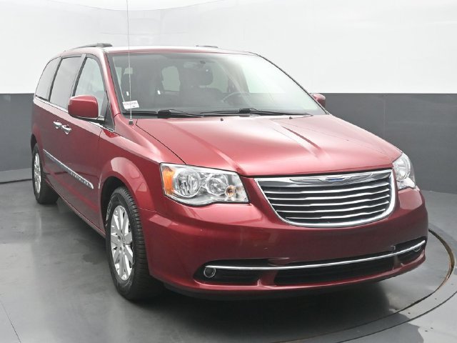 Used 2016 Chrysler Town & Country Touring w/ Driver Convenience Group FWD image 8