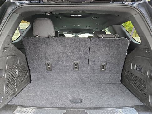 Used 2021 Chevrolet Tahoe Z71 w/ Z71 Off-Road Package image 28