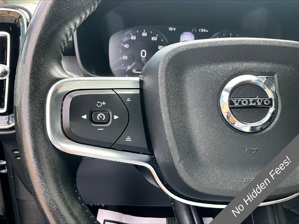 Used 2021 Volvo XC40 T4 Momentum FWD image 16