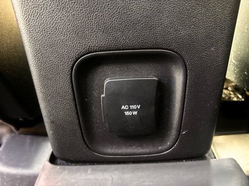 Used 2020 Ford Escape Titanium AWD/4WD image 29