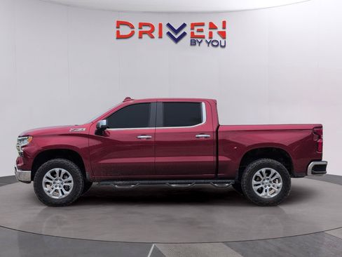 Used 2023 Chevrolet Silverado 1500 LTZ AWD/4WD image 2