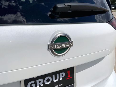 Used 2024 Nissan Rogue SV AWD/4WD image 29