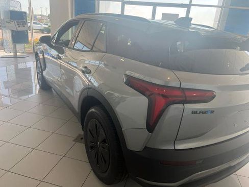 New 2025 Chevrolet Blazer EV LT image 8