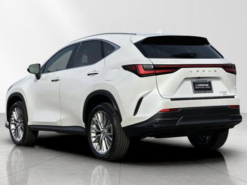 Used 2025 Lexus NX 350 AWD w/ Luxury Package image 4