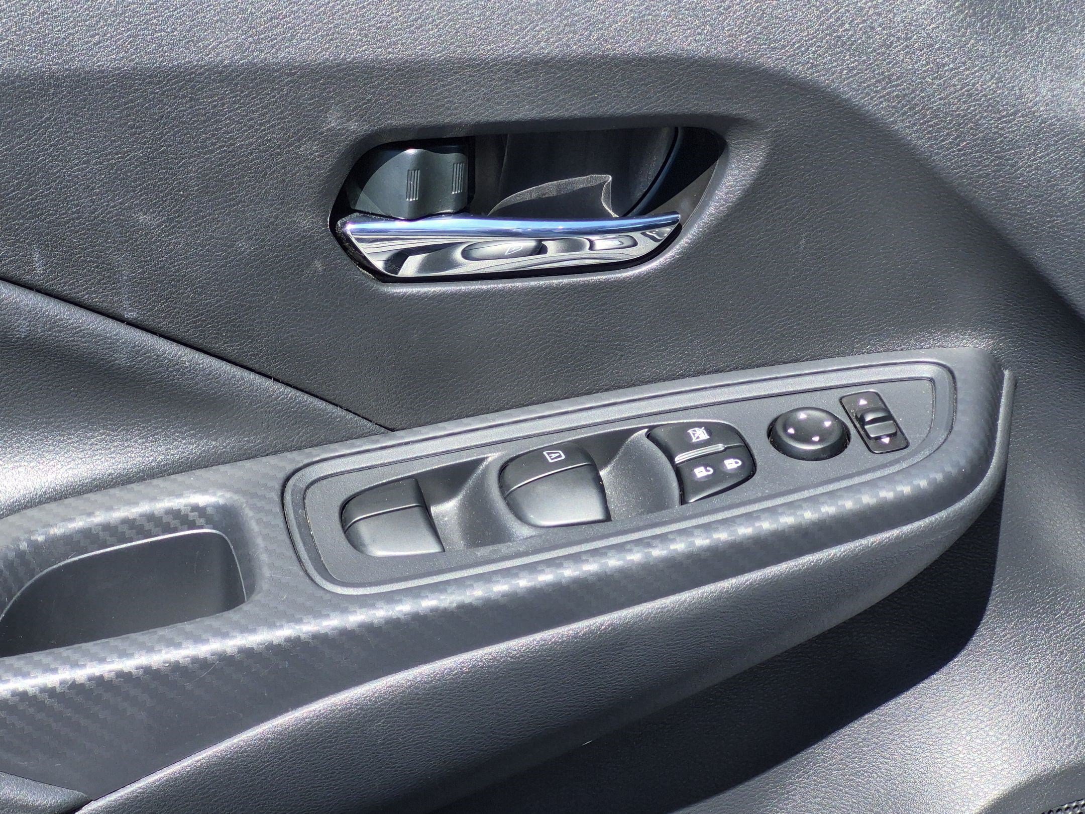 Used 2025 Nissan Versa SV w/ Trunk Package FWD image 13