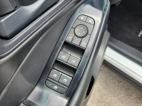 Used 2024 Nissan Rogue S AWD/4WD image 13