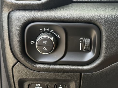 Used 2023 RAM 1500 Lone Star RWD image 26