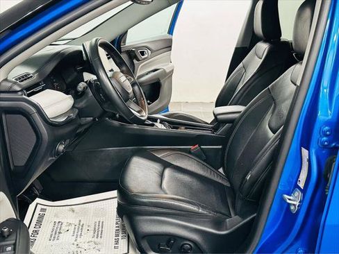 Certified 2022 Jeep Compass Limited image 9